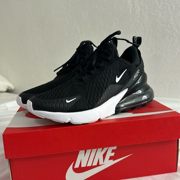 Nike Air Max 270 GS - Picture 1 of 7